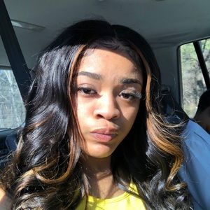 Meet your Posher, Leeasiah